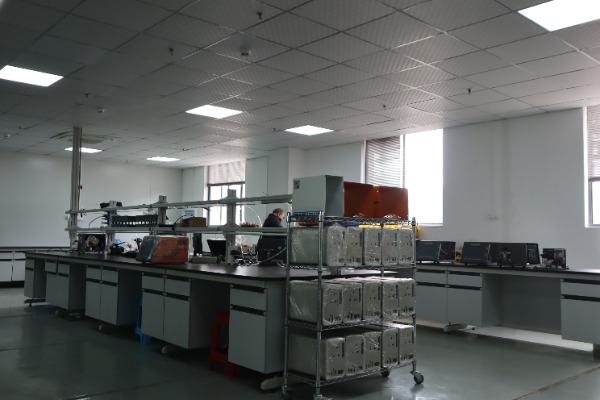 工业生产线上的高精度气密性检测设备