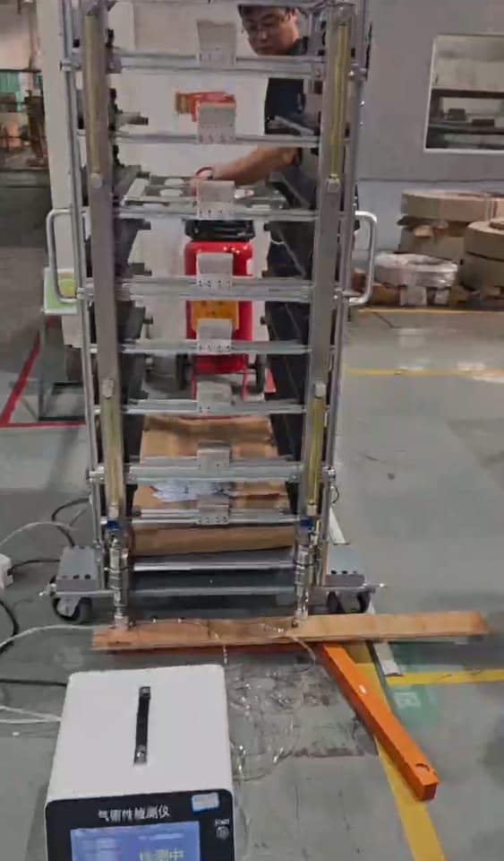 服务器水循环散热器气密性产线检测实拍