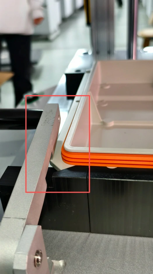 方向错误卡扣无法扣下