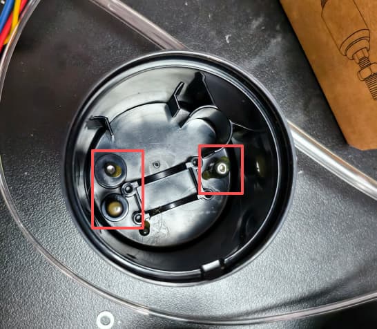 净水器外壳内侧点胶处