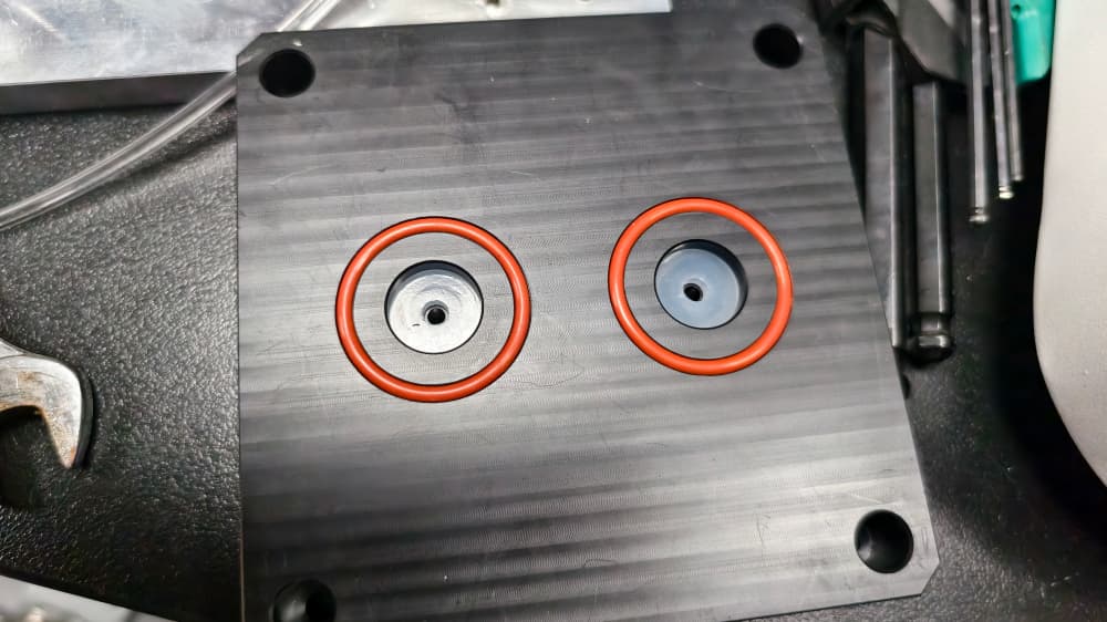 下部治具